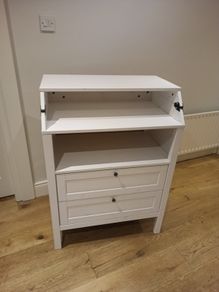 Ikea Sundvick changing table in white. Perfect condition.