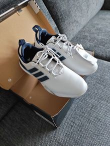 golf shoes