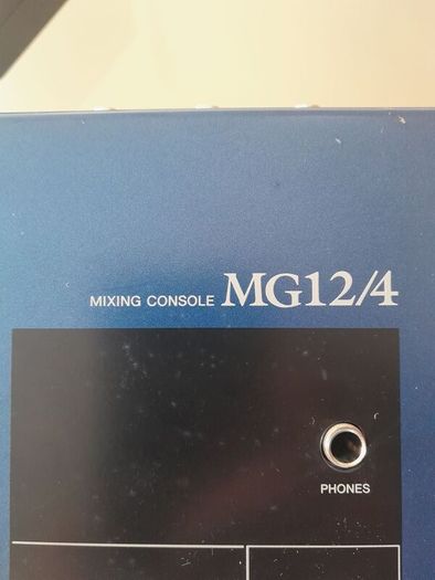 Yamaha MG12/4 mixing console