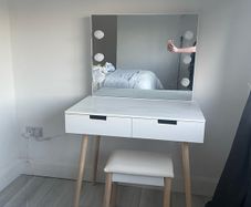 vanity table