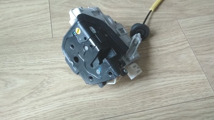 Audi A6C6 rear door lock 9 pin 4F0839015A