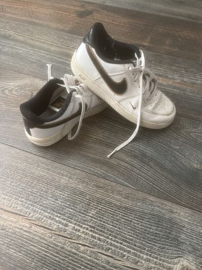 Nike Air Force (UK2.5)