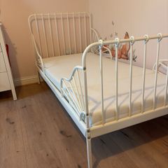 Ikea minnen extendable bed