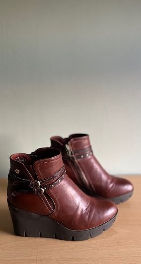 Brown Leather Ankle Boots With Wedge Size 40 (uk 7).  Spanish Brand Xti Quality Soft Leather Boots & Excellent Condition