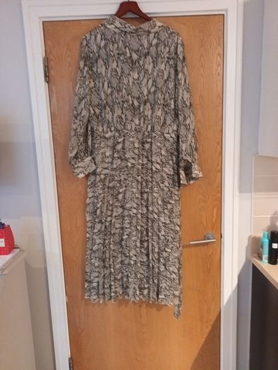 Primark  Dress.   S.20.  B.N.W.T.