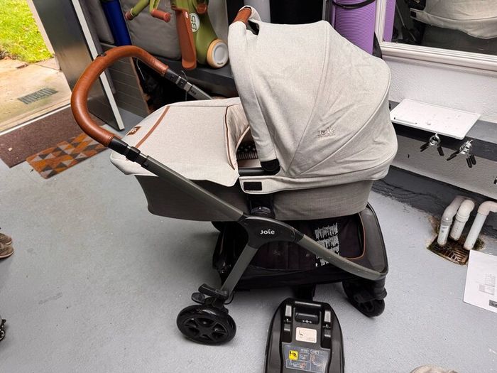 Joie 4in1 Signature Travel system