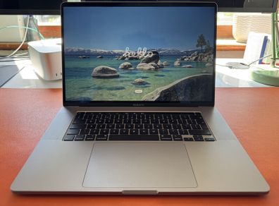 Apple MacBook Pro 15-inch 2020 Intel i7 16GB 500SSD A2141 Touch Bar - Radeon Pro