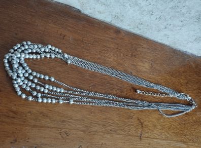 Vintage Silver Tone Necklace.
