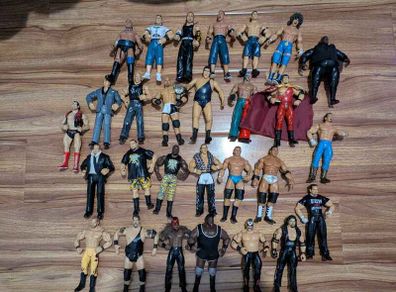 WWE Figures (check description)
