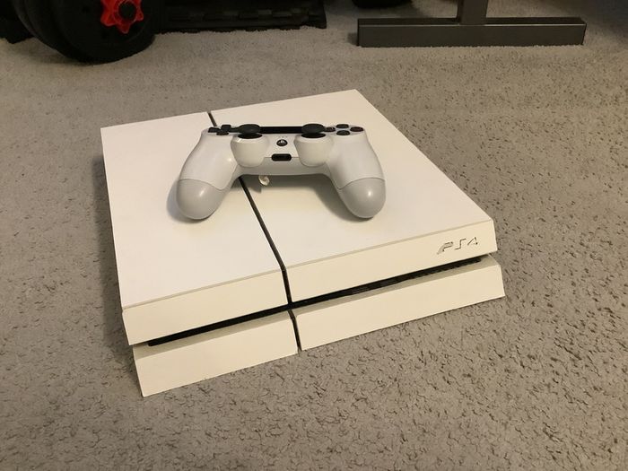 PlayStation 4 Glacier white 500Gb
