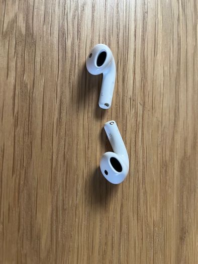 Apple AirPods 4