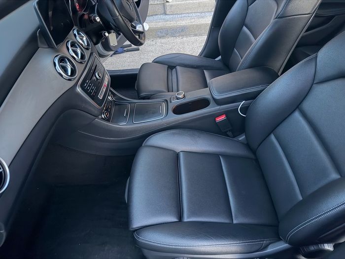 2018 Mercedes-benz Gla 200 sports executive