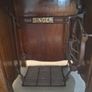 1920- 1950s Singer sewing machine cabinet Image 7