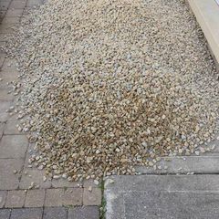 Half a tonne of gold stone