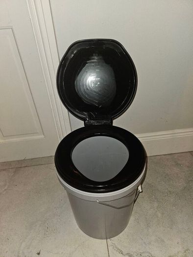 Portable toilet bucket