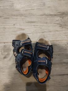 size 9 sandals