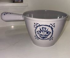 le creuset vintage cast iron Windsor pot