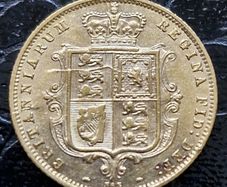 1872 - Die 365 Young Victoria Shield Reverse Half Sovereign Excellent condition with nice die cracks.
