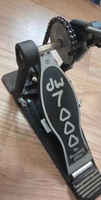 DW 7000 bass drum pedal
