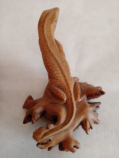 Hand Crafted Wooden Lizards x 2