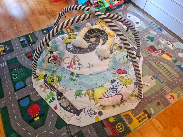 Baby Bundle: bathtub, playmat, Rocker for stroller and Rocker (sit-on), pillows