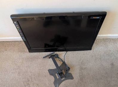 Normende 32 inch TV and bracket