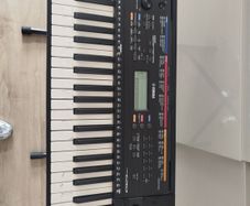 Yamaha keyboard and stand