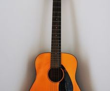 Yamaha 3/4 folk Guitar with Gigbag natural