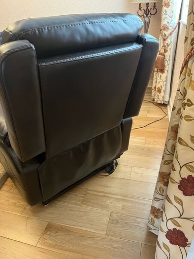 Lift stand recliner chair