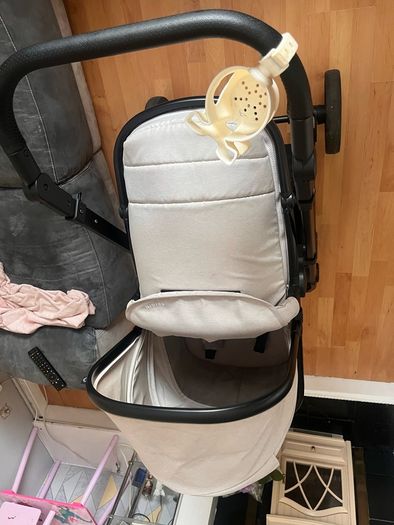 Baby travel system and baby rocker (collection only)
