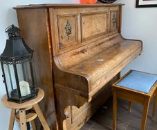 upright piano