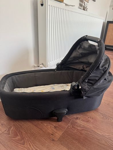 Mamas & Papas Flip XT3 Carrycot Excellent Condition