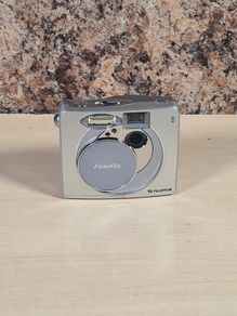 FUJIFILM FINEPIX 30i digital camera 3MP mega pixels Vintage Rare