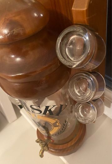 Very Rare Vintage Timber & Glass Whisky Decanter Set