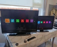 2 x Walker tvs ( 2 for 50euro)