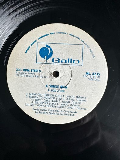 Elton John original release of A single man in vg condition