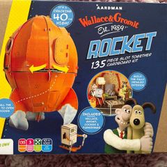 Brand New Build Your Own Wallace & Gromit Rocket Set