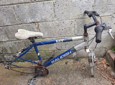 Raleigh bike frame for parts