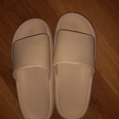 mens/womans slip on sandals size 10