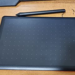 One by Wacom Drawing Tablet