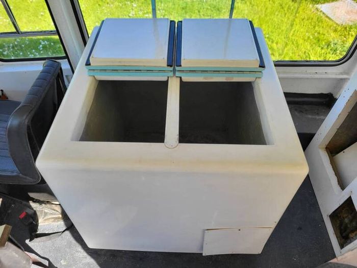 Ice cream van Freezer