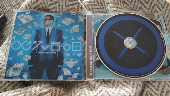 Free Postage! Chris Brown.  Fortune [Deluxe Version] 2 x CD.