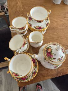 21 piece teaset