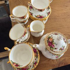 21 piece teaset