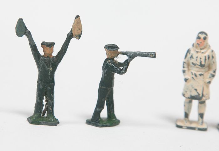 lead soldiers