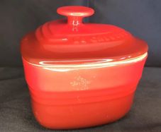 Le Creuset Heart with Lid Red
