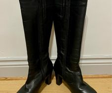 Pitillos Black Leather Knee High Boots