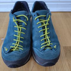 Lomer walking shoes
