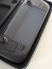 Steam Deck OLED 1TB Like New + Ugreen Docking Station, Sleeve, Protectors