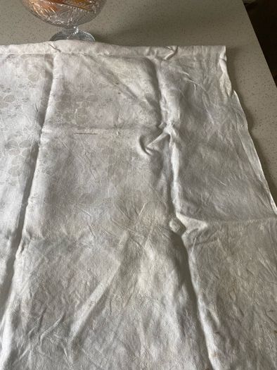 Linen table cloth